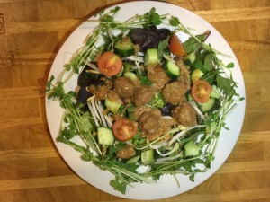 Asian meatballs in salad